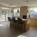 فيلة Casa Roka Alberic