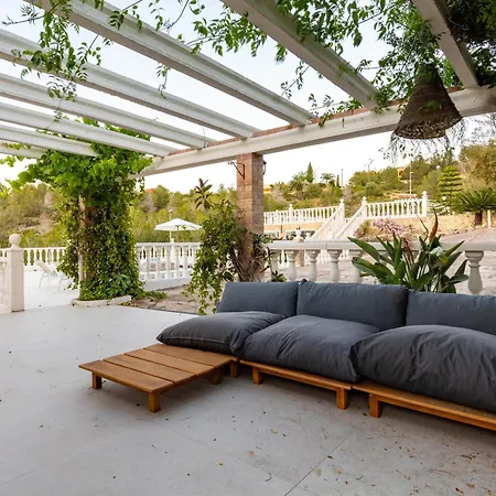 فيلة Casa Roka Alberic